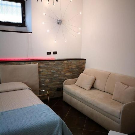 La Porta Rossa Apartment วาโด ลีกูเร ภายนอก รูปภาพ