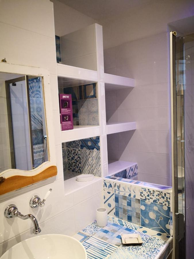La Porta Rossa Apartment วาโด ลีกูเร ภายนอก รูปภาพ