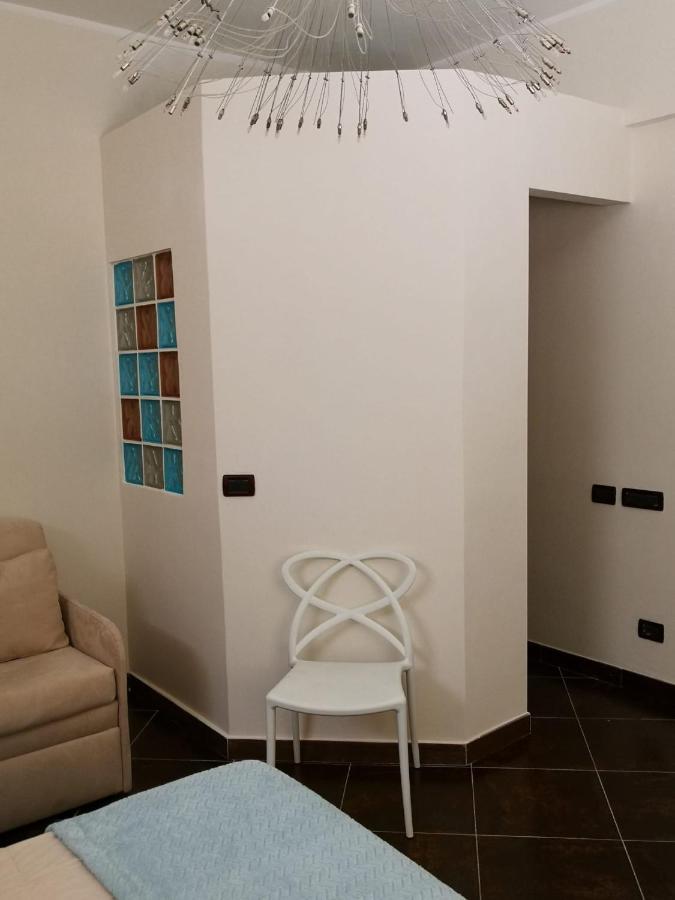 La Porta Rossa Apartment วาโด ลีกูเร ภายนอก รูปภาพ