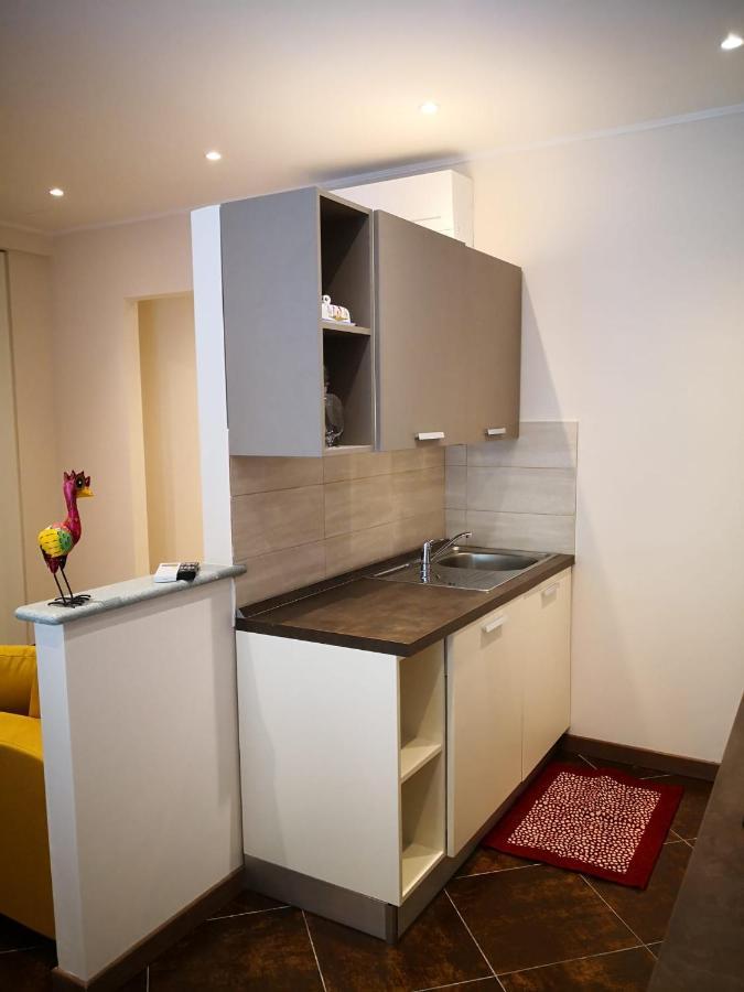 La Porta Rossa Apartment วาโด ลีกูเร ภายนอก รูปภาพ