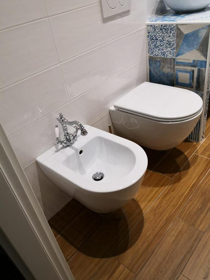 La Porta Rossa Apartment วาโด ลีกูเร ภายนอก รูปภาพ