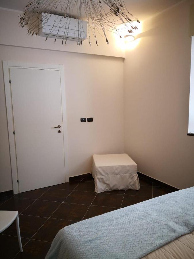 La Porta Rossa Apartment วาโด ลีกูเร ภายนอก รูปภาพ