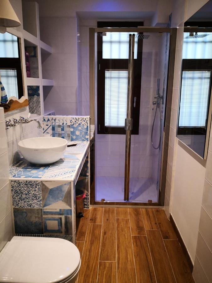 La Porta Rossa Apartment วาโด ลีกูเร ภายนอก รูปภาพ